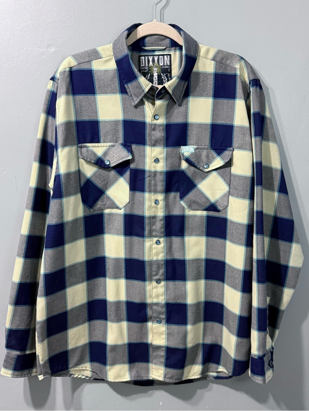 Dixxon Bar Harbor Pearl Snap Men’s Long Sleeve Blue Flannel Men’s Size Large